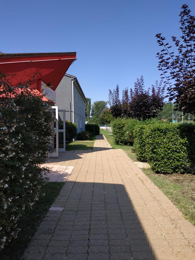 Hotel - Restaurant Du Lac - Agen Boé Esterno foto