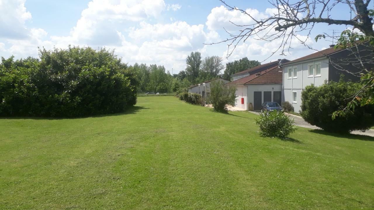Hotel - Restaurant Du Lac - Agen Boé Esterno foto