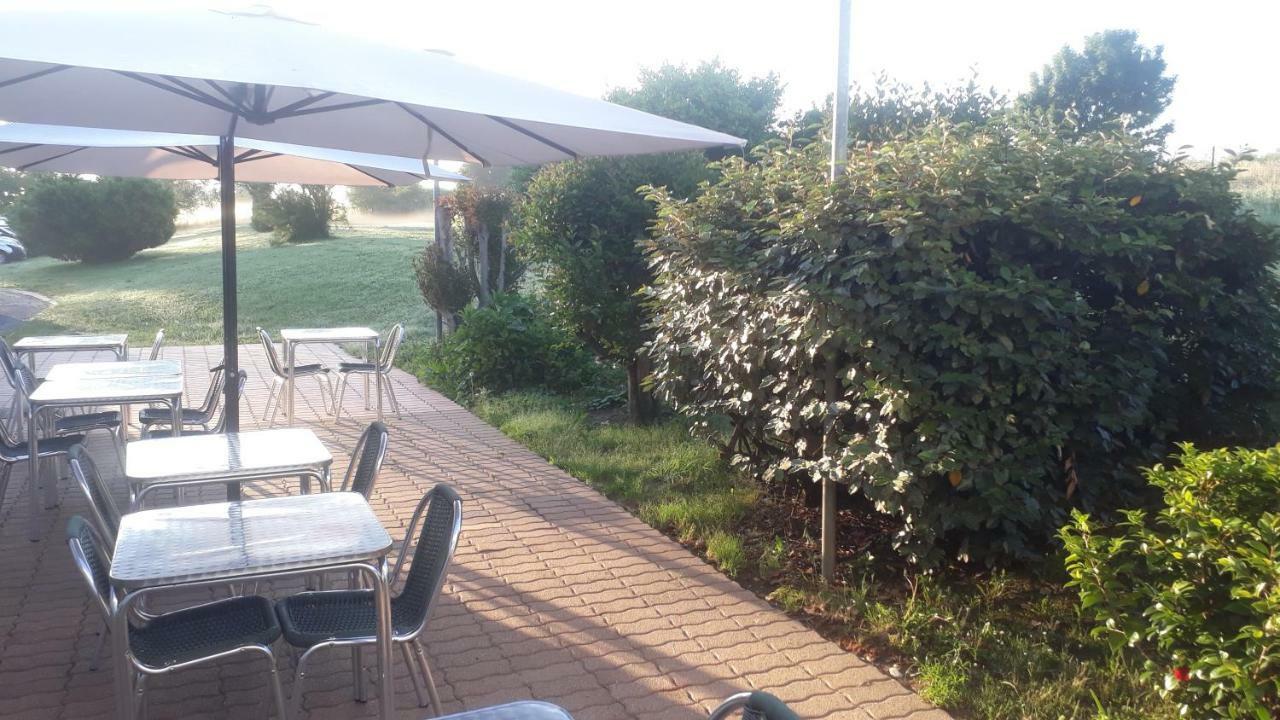 Hotel - Restaurant Du Lac - Agen Boé Esterno foto